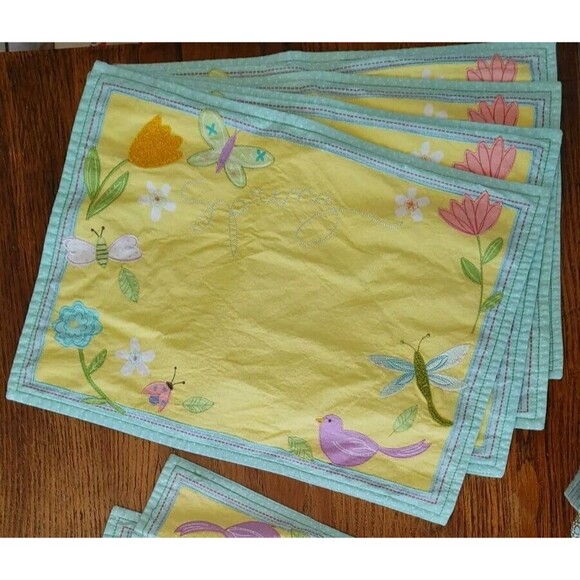 Spring Theme Butterflies And Bees Placemats - Picture 3 of 3